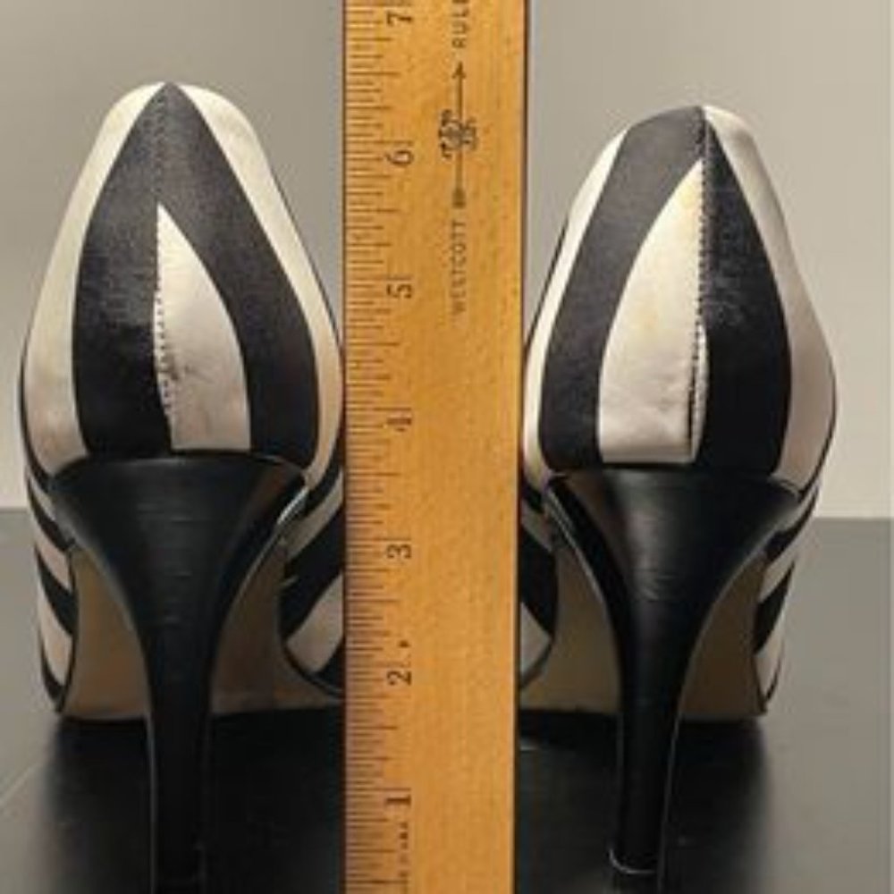 FIONI Black/White Design Open Toe Pumps Size: 8 - Picture 6 of 9